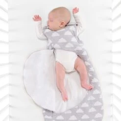 SnuzPouch Sleeping Bag - Cloud 14 SnuzPouch Sleeping Bag - Cloud -Beautiful Bambino 06 B LR C9 SnuzPouch Lifestyle ZipOpen