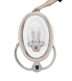 Maxi-Cosi Cassia Beyond Eco Swing - Classic Beige 25 Maxi-Cosi Cassia Beyond Eco Swing - Classic Beige -Beautiful Bambino 2840022300U2Y2024 2024 maxicosi homeequipment cassia beige classicbeige lightestswing front