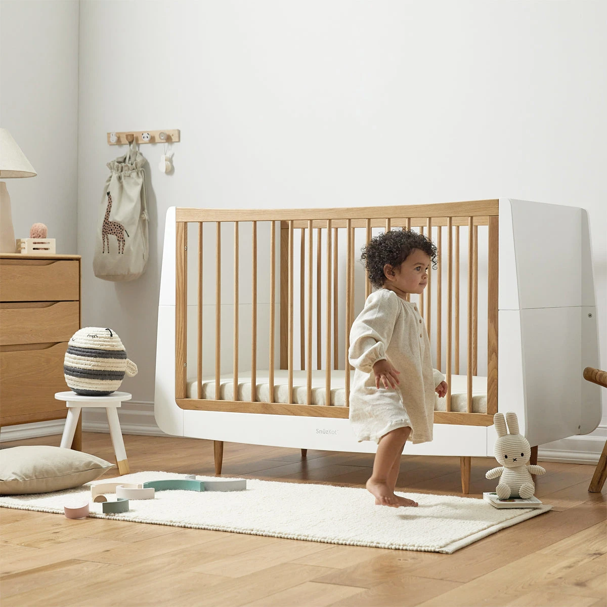 SnuzKot Skandi Cot Bed - The Natural Edit Oak 4 SnuzKot Skandi Cot Bed - The Natural Edit Oak - Image 2