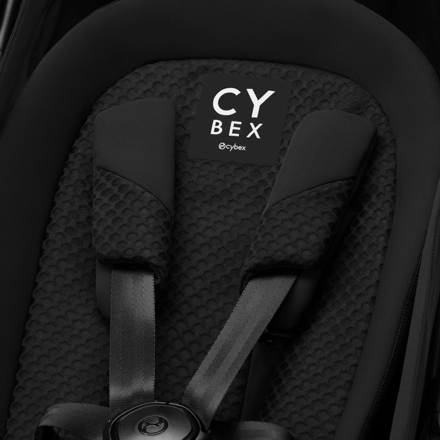 CYBEX COYA Stroller & Cloud T Bundle – Urban Mobility Collection | Black 15 CYBEX COYA Stroller & Cloud T Bundle – Urban Mobility Collection | Black - Image 13