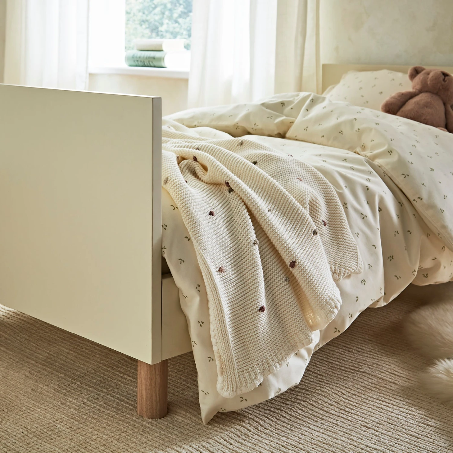 CuddleCo Harper Cot Bed | Cream & Ash 6 CuddleCo Harper Cot Bed | Cream & Ash - Image 4