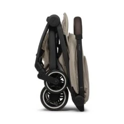 Joolz Aer+ Stroller & Carrycot - Sandy Taupe 13 Joolz Aer+ Stroller & Carrycot - Sandy Taupe -Beautiful Bambino JoolzAer seat Easy Fold with Seat Upringth View Sandytaupe 1