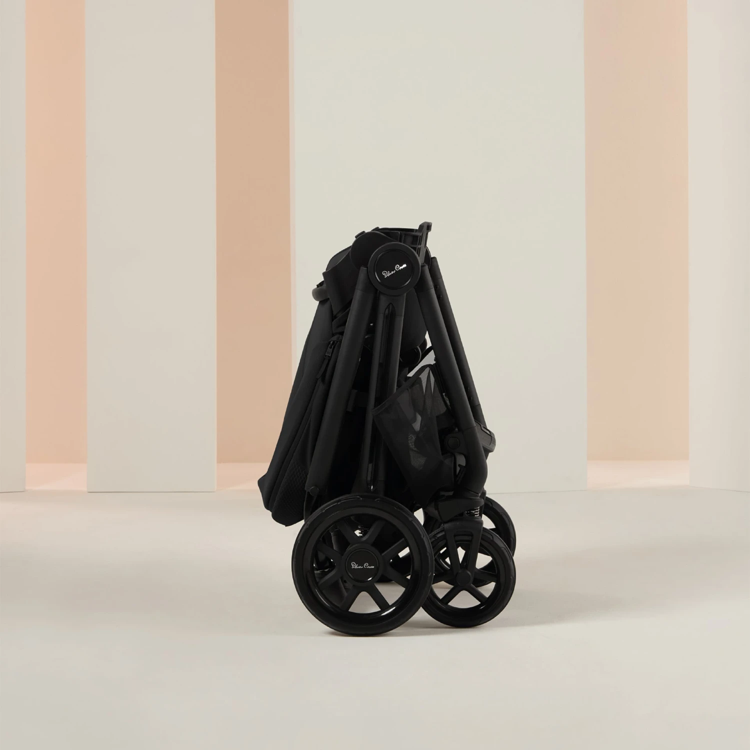 Silver Cross Reef 2 Pushchair & First Bed Folding Carrycot | Space 5 Silver Cross Reef 2 Pushchair & First Bed Folding Carrycot | Space - Image 3