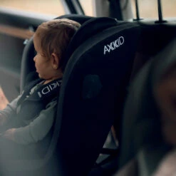 Axkid Minikid 4 Pro |Costal Storm Black 15 Axkid Minikid 4 Pro |Costal Storm Black -Beautiful Bambino axkid Minikid Pro Lifestyle 3 18984 46631