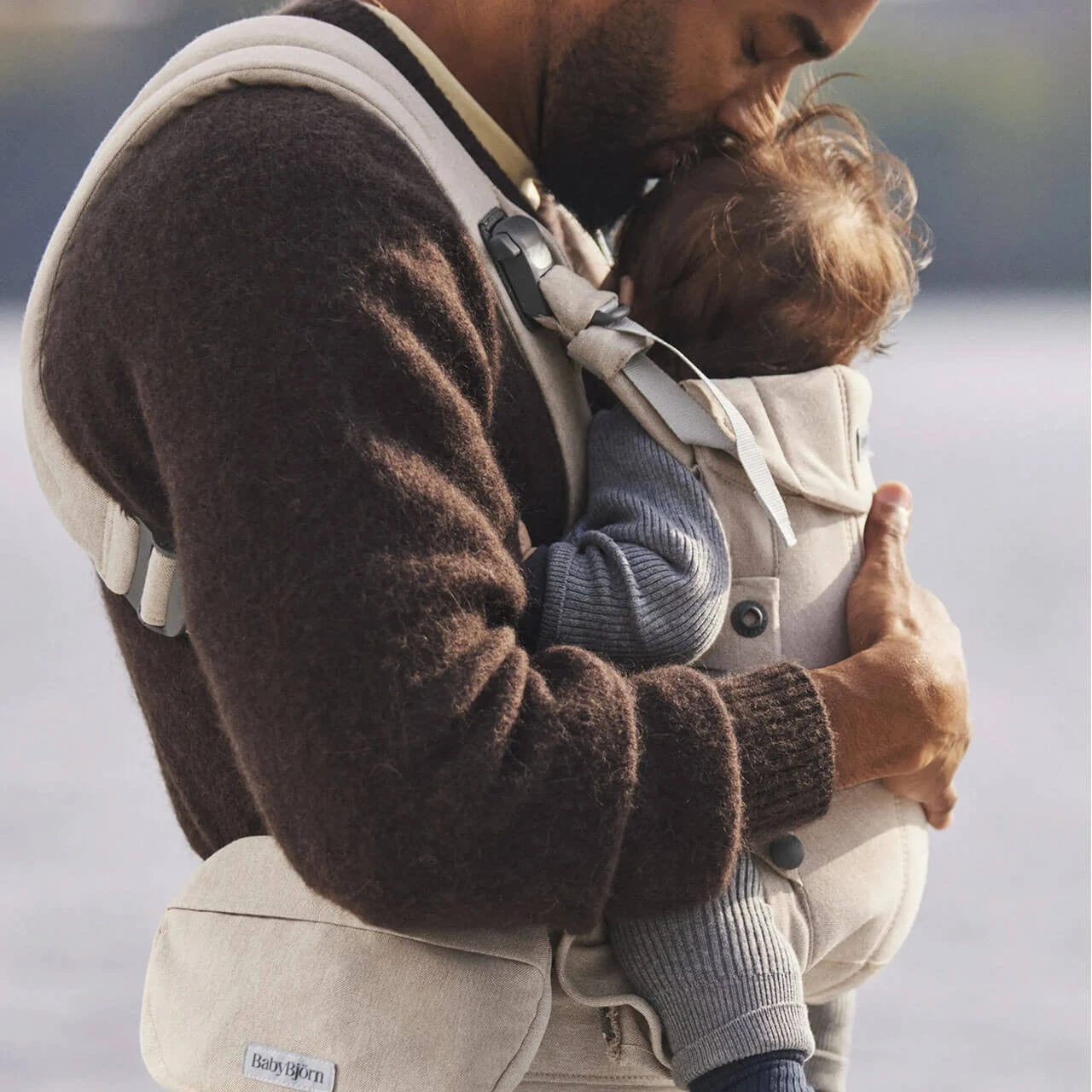 BabyBjorn Carrier Pouch Woven Melange | Light Beige 8 BabyBjorn Carrier Pouch Woven Melange | Light Beige - Image 6