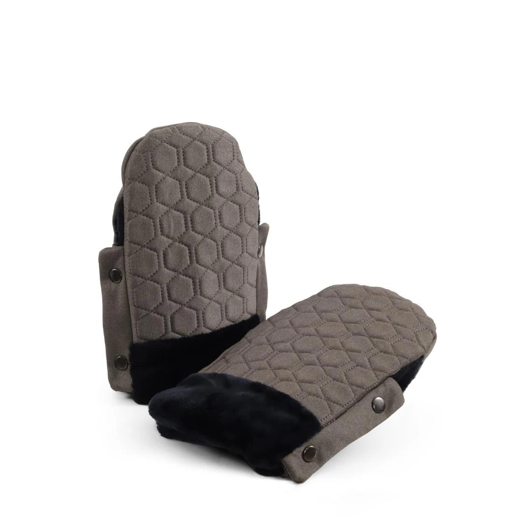 Egg 3 Handmuffs - Mink 3 Egg 3 Handmuffs - Mink