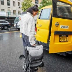 Ergobaby Metro+ Deluxe Stroller - Empire State Green 19 Ergobaby Metro+ Deluxe Stroller - Empire State Green -Beautiful Bambino egrobaby metro deluxe stroller lifestyle 8 1800x1800 9f836844 b0fc 45b3 a089 38180564a360