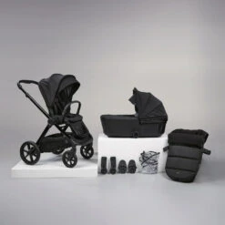 Bababing Raffi Pushchair Complete | Glossy Black