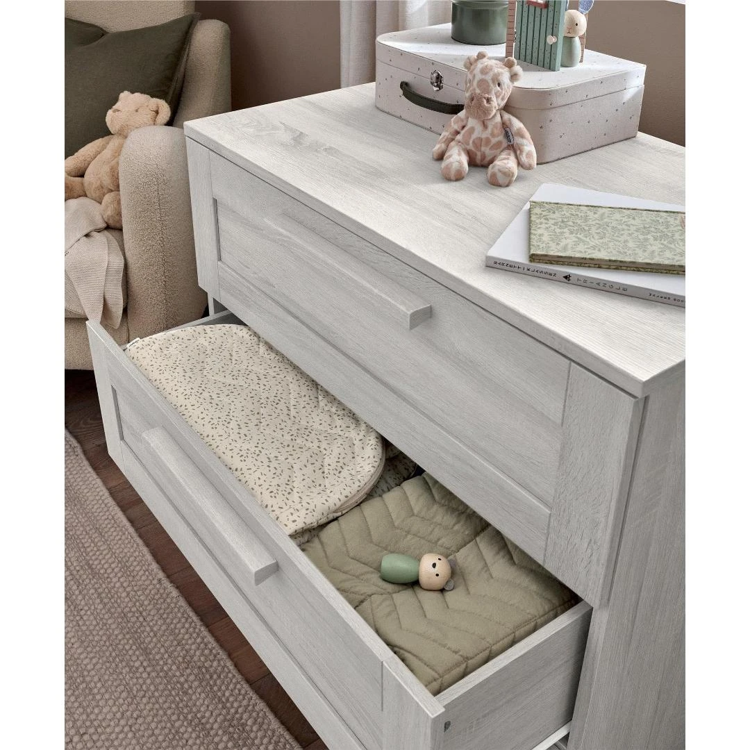 Mamas & Papas 3 Piece Atlas Furniture Set | Nimbus White 7 Mamas & Papas 3 Piece Atlas Furniture Set | Nimbus White - Image 5