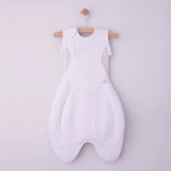Purflo Swaddle To Sleep Bag 0-4m 2.5 Tog - Soft White -Beautiful Bambino purflo swaddle to sleep bag 0 4m 2 5 tog soft white 3 32476