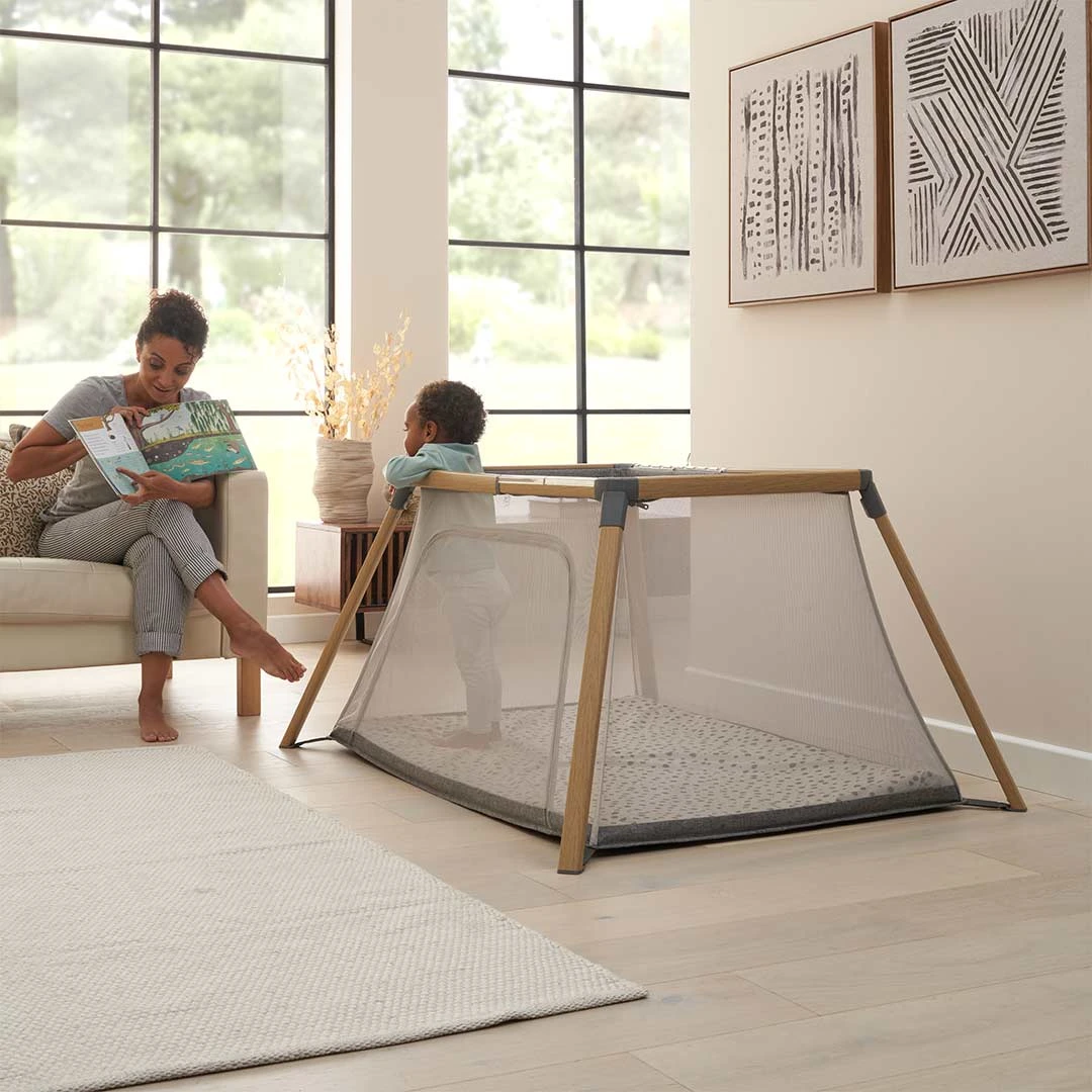 Tutti Bambini CoZee Go 3-in-1 Bassinet, Travel Cot & Playpen - Oak & Charcoal 6 Tutti Bambini CoZee Go 3-in-1 Bassinet, Travel Cot & Playpen - Oak & Charcoal - Image 4