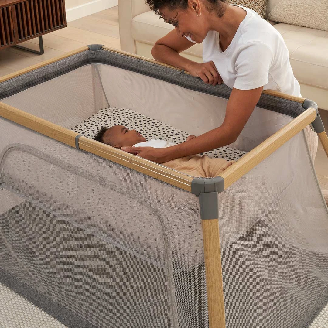 Tutti Bambini CoZee Go 3-in-1 Bassinet, Travel Cot & Playpen - Oak & Charcoal 4 Tutti Bambini CoZee Go 3-in-1 Bassinet, Travel Cot & Playpen - Oak & Charcoal - Image 2